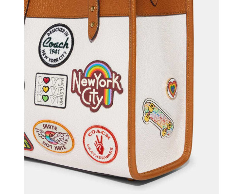 Coach Field Tote 22 With Patches - B4/Chalk Multi Coach Field Tote 22 With Patches - B4/Chalk Multi